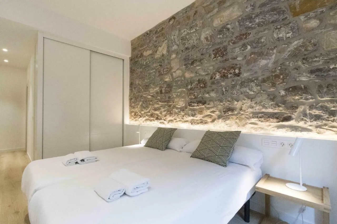 The Rentals Collection - Buen Pastor II San Sebastian Apartment