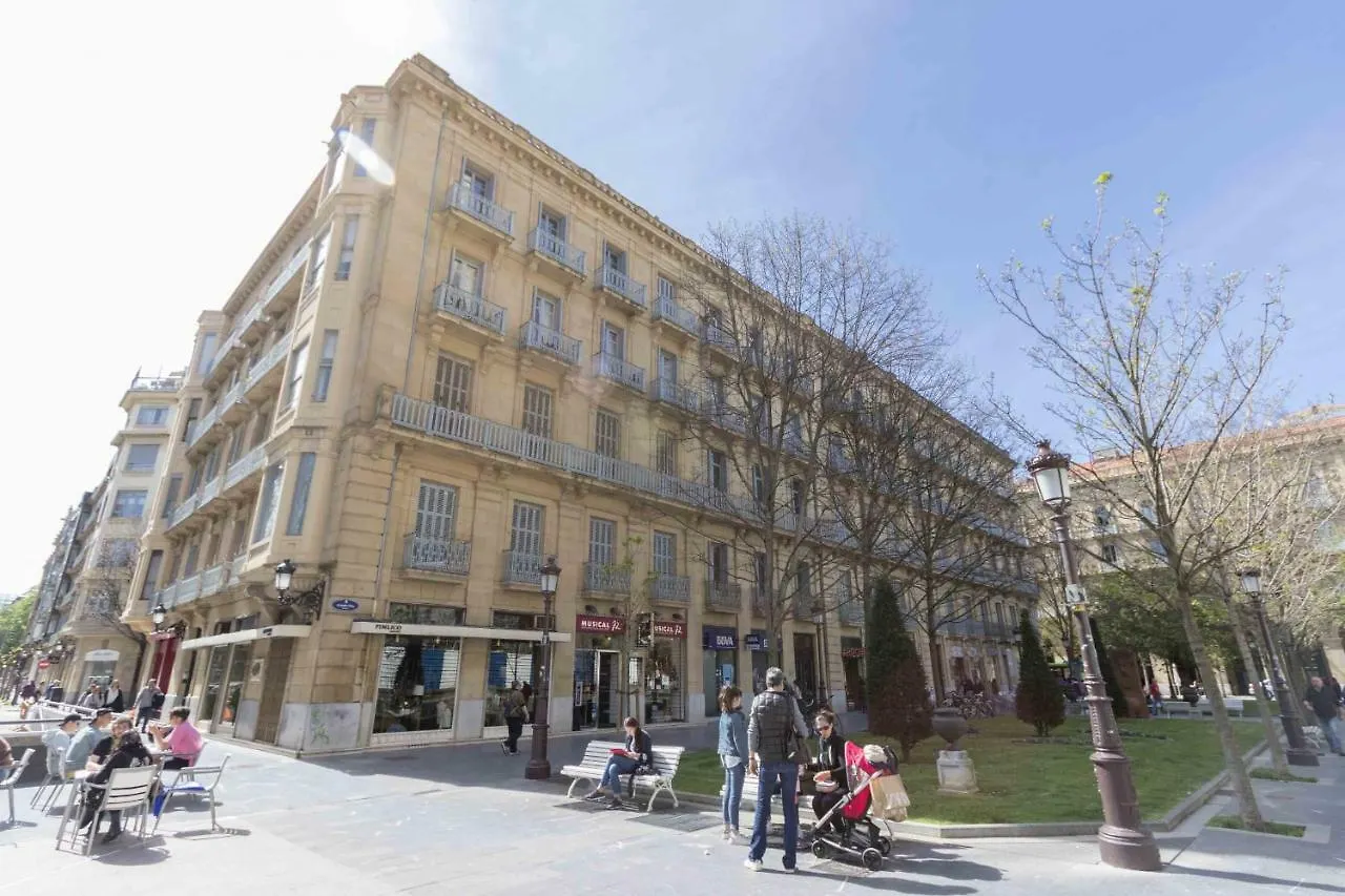 The Rentals Collection - Buen Pastor II San Sebastian Apartment